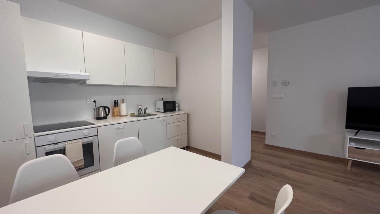 2 Room Apartment Rovinka, 204 Dış mekan fotoğraf