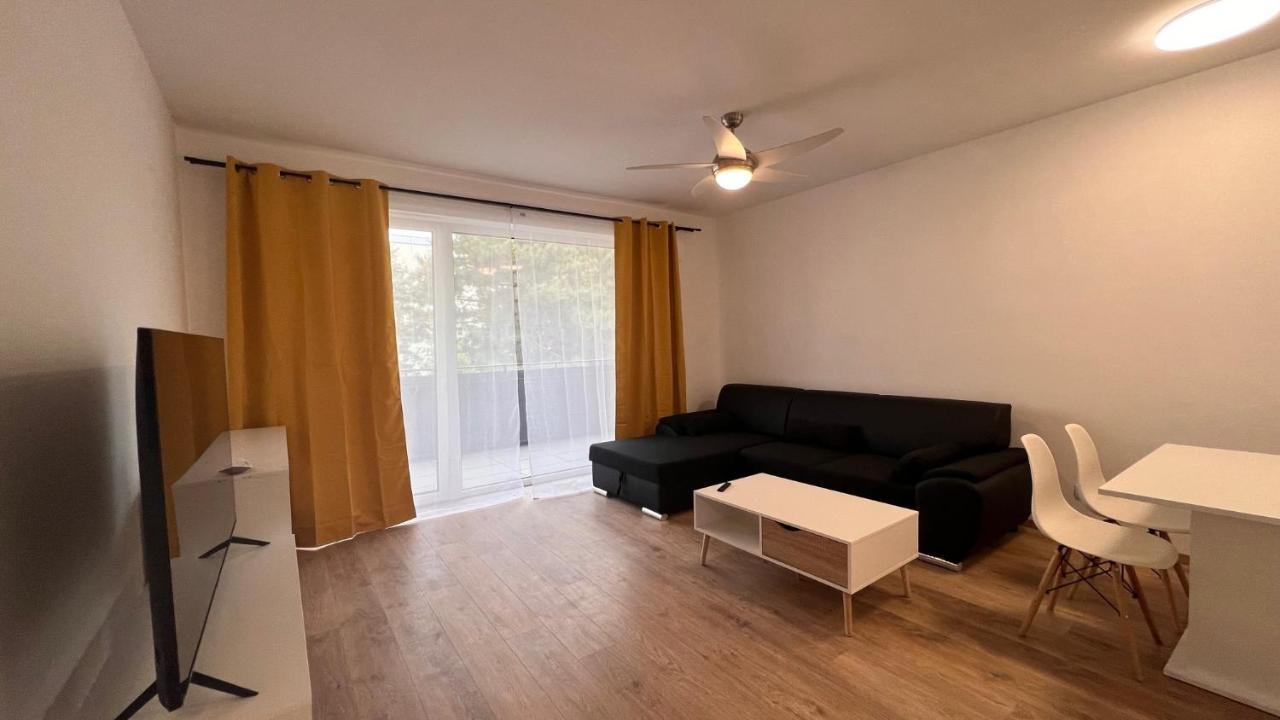 2 Room Apartment Rovinka, 204 Dış mekan fotoğraf